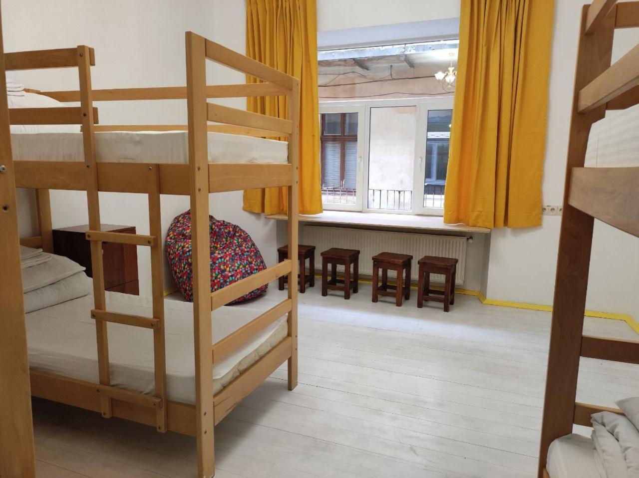 Hostel Europe-U Λβιβ Εξωτερικό φωτογραφία